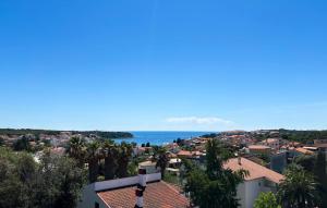 Nice Apartment In Medulin With Lake View