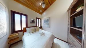 Secluded Oceanfront Private Estate By Alom