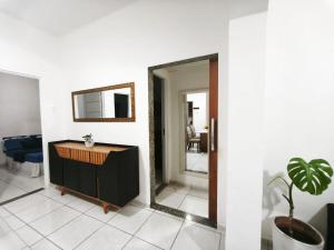 Casa completa próximo ao metrô, com churrasqueira e garagem