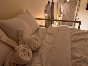 Aesthetic Crest Balcony Loft - Breeze near MOA