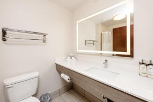 Holiday Inn Express Hotel & Suites Charleston - Northwoods by IHG