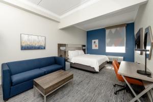 Holiday Inn Express Hotel & Suites Charleston - Northwoods by IHG
