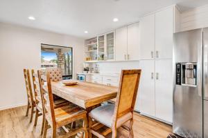 Spacious & Elegant Haven with Huge Yard, Updated Interior, AC, & Fast WiFi
