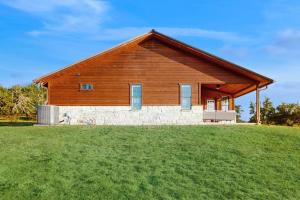Ranch Home with Hot Tub on 7 Secluded Acres - Minutes to Downtown Fredericksburg
