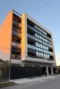 3 DORMITORIOS Con COCHERA ZONA CHAUVIN - NO apto jovenes solos