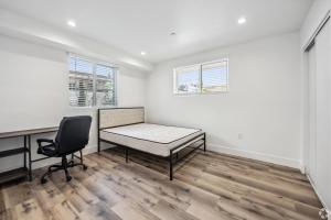 MH 1419 West 35th Street Los Angeles, CA 90018
