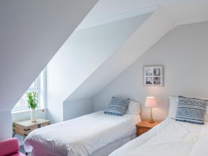 The Seaside Suite