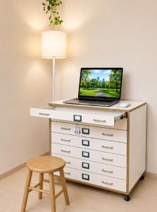 홍대중심, 홍대입구8번, 3Bed 2Room, 5인, 짐보관, 호텔식침구, 공항버스8분, 쇼핑거리3분, 숲속공원