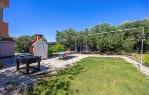 Beautiful Home In Kastel Luksic
