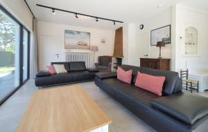 Stunning Home In Oostduinkerke With Wifi