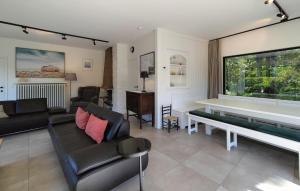 Stunning Home In Oostduinkerke With Wifi