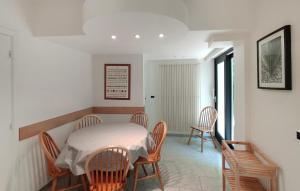 Stunning Home In Oostduinkerke With Wifi