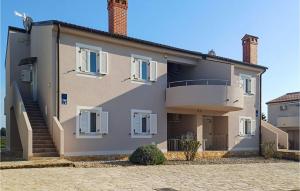 3 Bedroom Gorgeous Apartment In Medulin