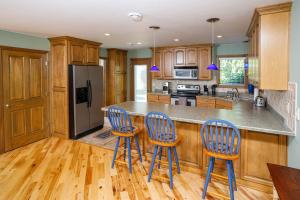 Yellow Birch Cottage by Simple Life Rentals