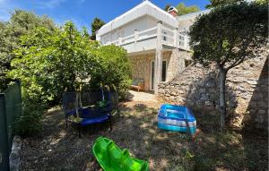 4 Bedroom Pet Friendly Home In Miholascica