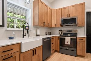 Relax at Newly Constructed home in Egg Harbor
