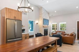 Relax at Newly Constructed home in Egg Harbor