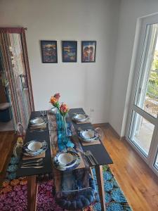Nirvana on the hill , 3 bedroom apartment with balcony and garden with BBQ