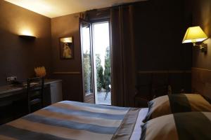 Hotels Logis Auberge du Barrez : photos des chambres