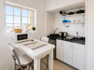Sunny Recoleta Apartment w Balcony and Pool