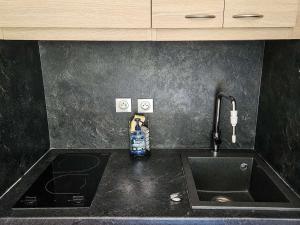 Appartement moderne et confortable au pied des pistes avec parking gratuit - FR-1-852-7