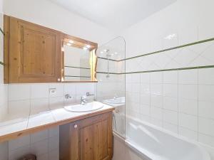 Appartement 2 pièces spacieux, proche des pistes avec balcon, 4 pers. - FR-1-344-1277