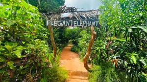 Elegant Elephant Tree House Sigiiriya