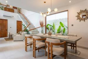 Villa Albizia | 2BR stone bathtub, near Canggu