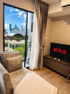 1BD with Rooftop Pool - 8 Min MRT Free Shuttle