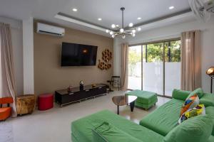 Cornerstone Villa 3BR Peaceful Tropical Hideaway