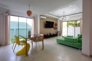 Cornerstone Villa 3BR Peaceful Tropical Hideaway