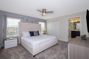 670RG TOWNHOUSE 4 BEDROOMS 3 BATHROOMS POOL