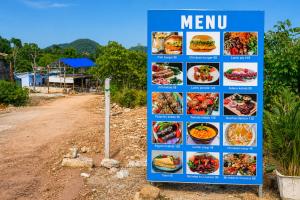 Walking Street Koh Rong Hostel Restaurant & Bar