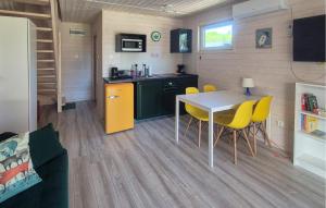 2 Bedroom Lovely Home In Rusinowo