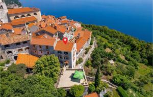 Stunning Apartment In Moscenicka Draga