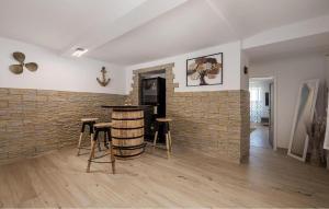 Stunning Apartment In Moscenicka Draga