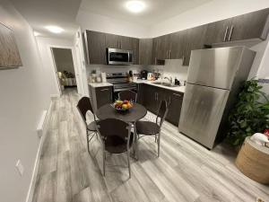 Cozy 2 Bedroom Suite in Brighton - 3 Minutes to Landmark Cinemas & Marketplace