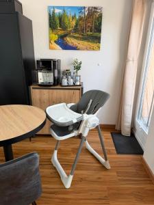 NEU! 9,5 Außergewöhnlich Bergblick mit Balkon Boxspringbett Kaffeevollautomat inkl Bettwäsche Handtücher #MeeneFewo de