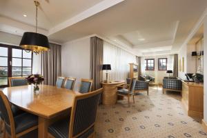 Executive Suite Double Use room in Maritim Hotel Dresden