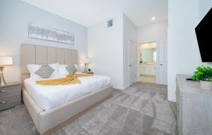 8899-102PS CHAMPIONS GATE ROOM