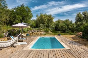 Bastide dexception au pied du Garlaban - piscine