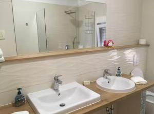 Olive Grove Apartment