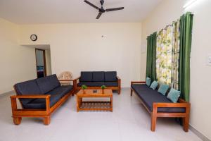 Tirupati Homestay - 2BHK AC Family Apartments near Alipiri and Kapilatheertham - Walk to A2B Veg Restaurant - WiFi - Android TV - Easy access to Tirumala