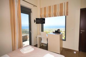 Villa Marini Aegina - Panoramic Sea Views, Pool side retreats & privacy