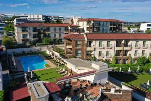 Blue Waves Resort