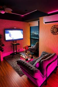 44sqm Modern Luxe City View, short walk to Malls with 400Mbps WiFi