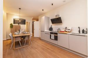 SariStays Valencia Terraza Deluxe L