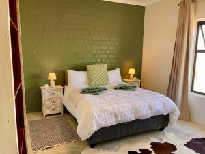 Little Lark Retreat