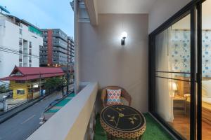 6BR Rooftop Villa near NANA BTS NANA Plaza Benjakitti Park 10 king beds