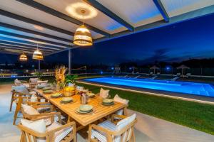 Cubos Villa Horizonte & Heated Pool